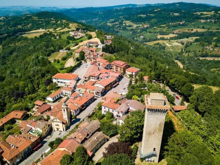 La Tana Dello Scoiattolo - Adults Only Bed & Breakfast Murazzano  Luaran gambar